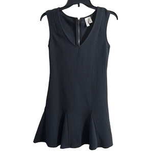 Forever 21  Black Sleeveless V-Neck Sheath Dress